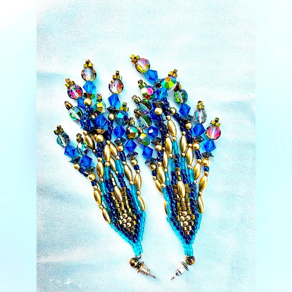 14k gold and glass beaded iridescent dangling earrings - Picture 2 of 3